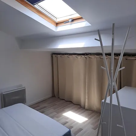 2 Pieces En Duplex A 5 Minutes De La N2 Сен-Лоран-дю-Вар