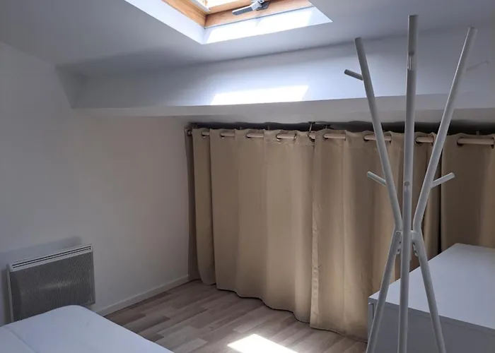 2 Pieces En Duplex A 5 Minutes De La N2 Сен-Лоран-дю-Вар